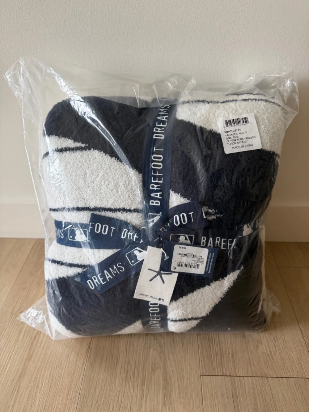 CozyChic® New York Yankees™ Throw